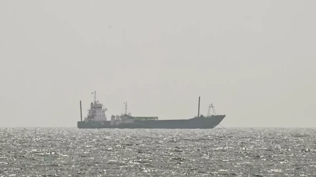 Iran Moves to Ban U.S., Israeli Ships and Charge Others in Hormuz