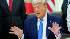 Trump Vows to Seize Iran’s Kharg Island as Fresh Airstrikes Loom