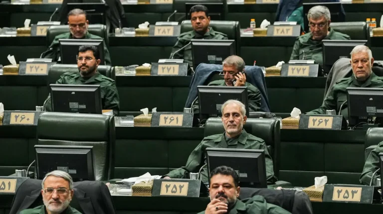 Trump signals diplomatic opening with Iran to avoid military escalation