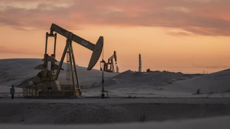 US Says China Wants More Oil to Dodge Hormuz Risks and Sanctions Heat
