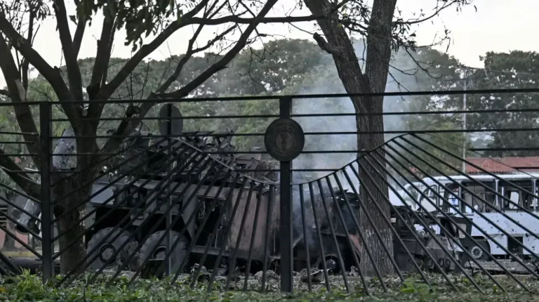 US strikes Venezuelan military sites and claims Maduro captured